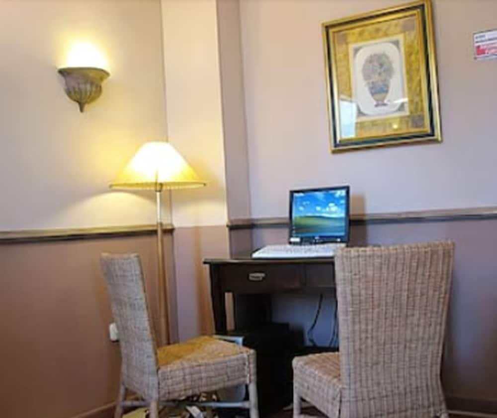 Hotel Sercotel Dona Carmela Seville Ngoại thất bức ảnh