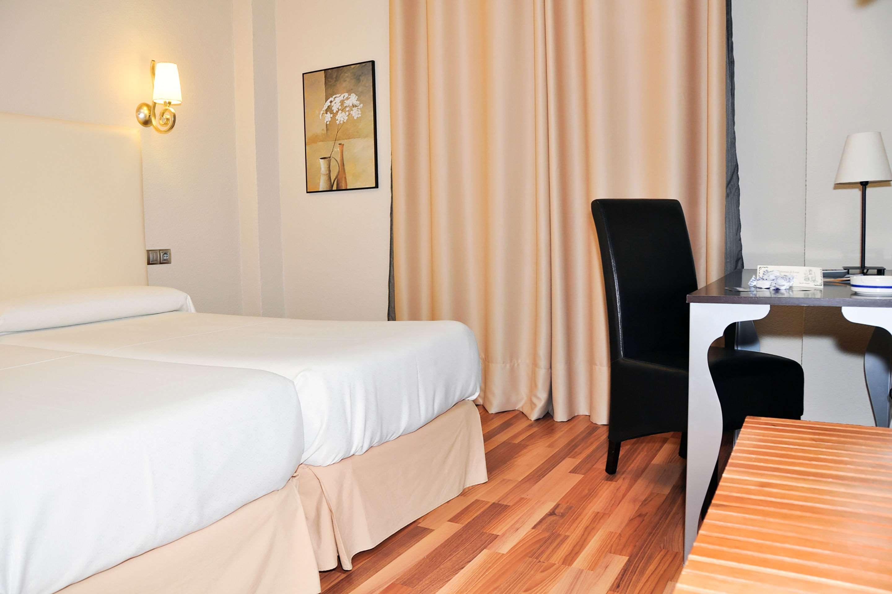 Hotel Sercotel Dona Carmela Seville Ngoại thất bức ảnh